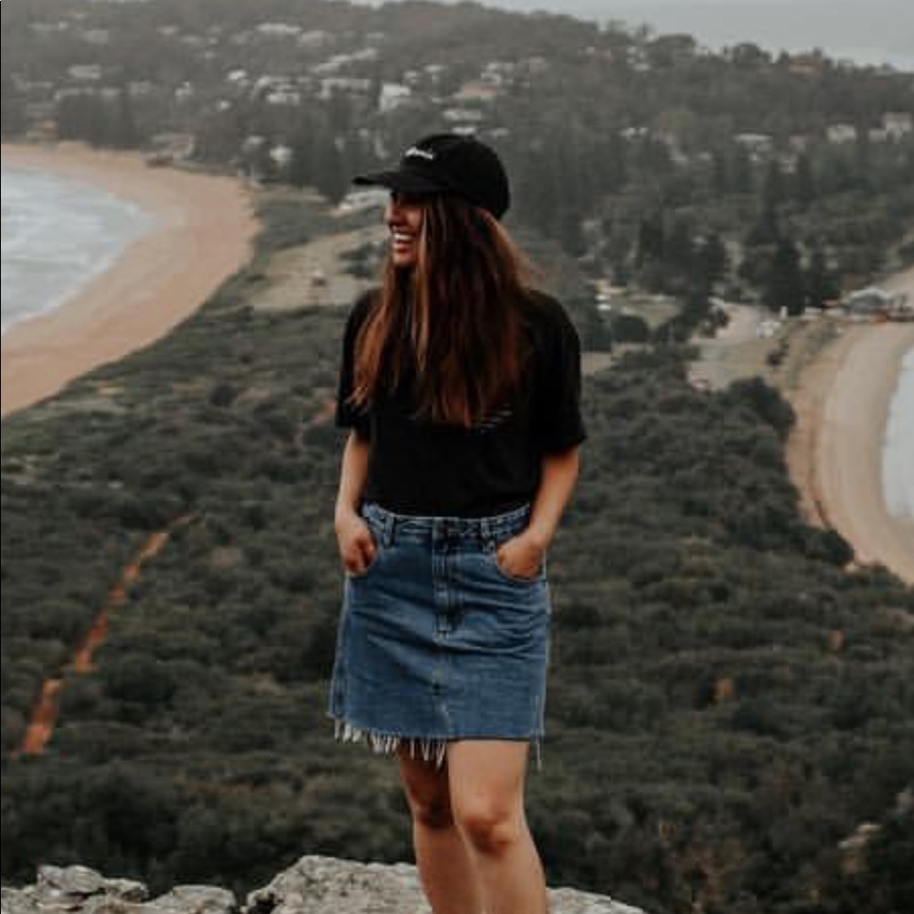 Wrangler Denim Skirt Size 6-8 (Size 12 Australia)